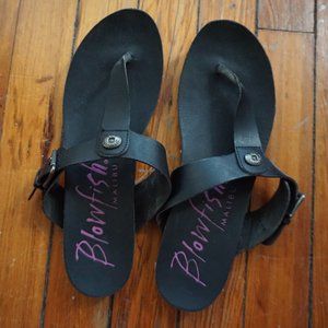 Blowfish T Strap Slip-On Sandals Size 10